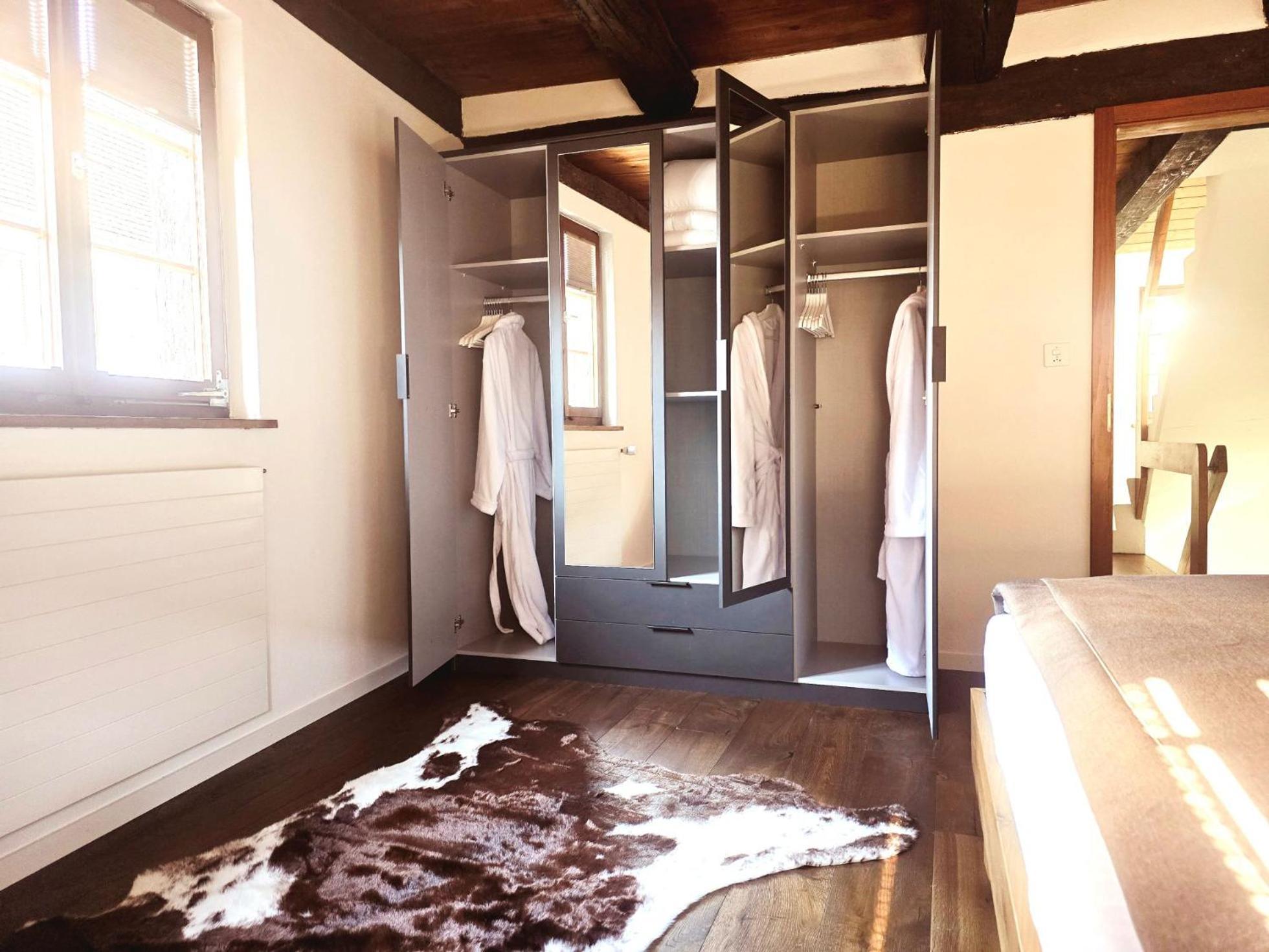 Holiday home Happy Cow - Lage Naehe Bodensee, Rheinfall, Schaffhausen & Zuerich - Laendliche Idylle Mit Privat-parkplatz Und Viel Komfort - 120m2 - 3 Stockwerke Ramsen