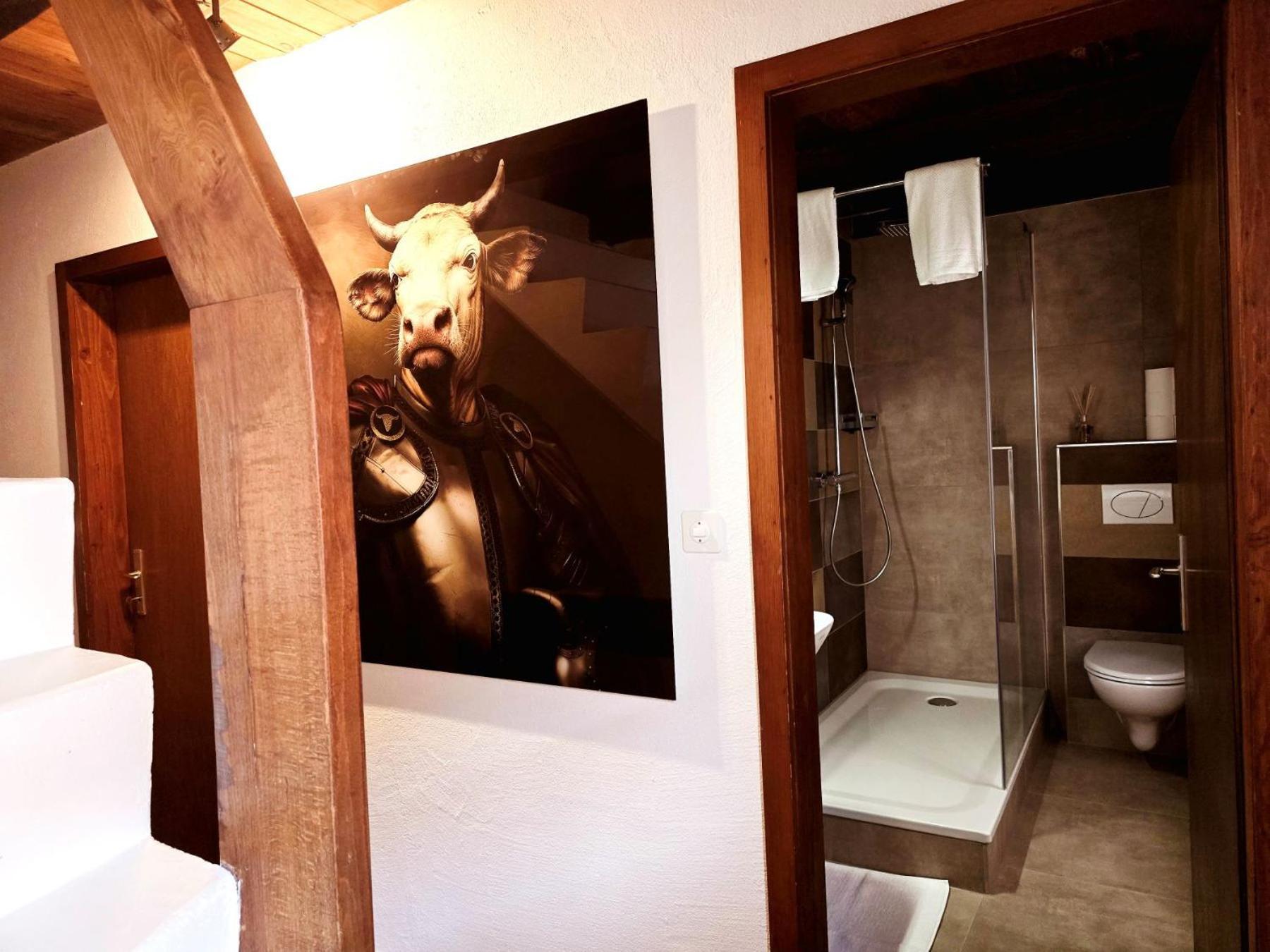Happy Cow - Lage Naehe Bodensee, Rheinfall, Schaffhausen & Zuerich - Laendliche Idylle Mit Privat-parkplatz Und Viel Komfort - 120m2 - 3 Stockwerke Holiday home